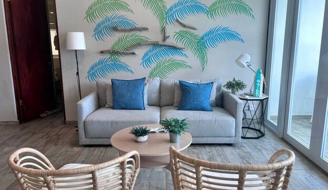 Brisa Oceanfront + Beach + Pool + Ocean View Balcony