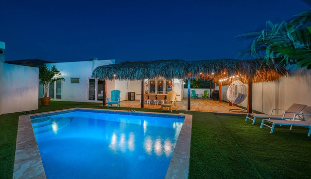 Buba Villa 2, modern Caribbean villa within walking distance of Eagle Beach!