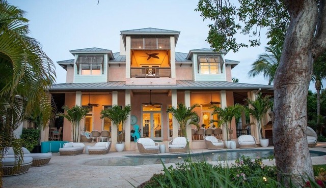 Buttonwood – Luxury Villa on Bay, Private Dock, Oceanside Furniture, Pickleball