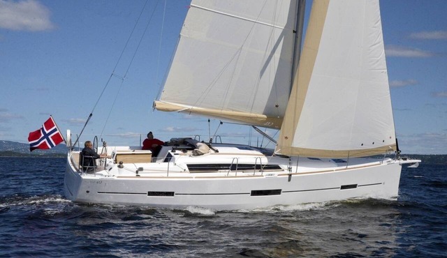 Caribbean Bliss: Sun-Soaked Sailing Adventure from Antigua y Barbuda to Santa María, Puerto Alegre