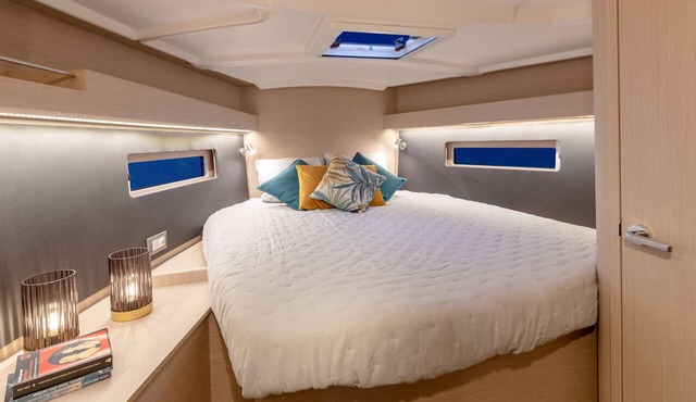 Caribbean Dream: Sun-Soaked Sailing Adventure from Antigua and Barbuda