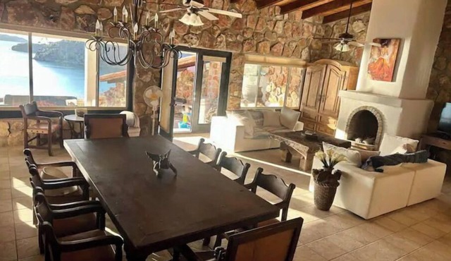 Casa De Roca Luxury Villa on the Bay of Concepcion in Mulege