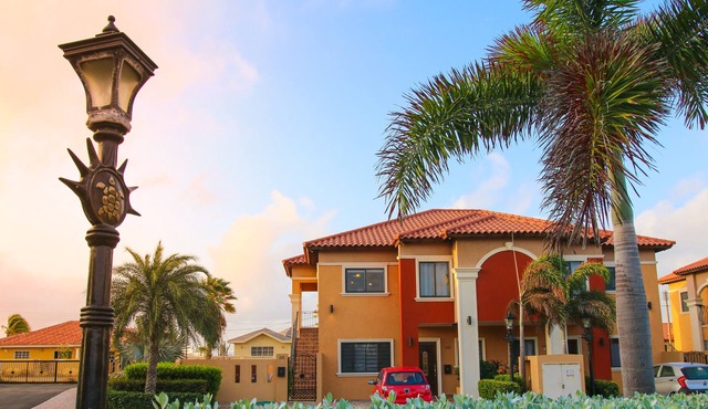 Casa Dornasol, modern condo in Gold Coast, w/Jacuzzi, free WiFi