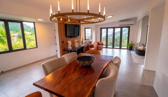 Casa Esmeralda · Lush Villa Suite - 3 bed/2bath