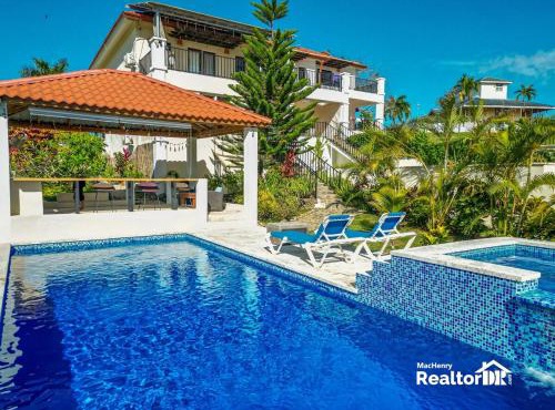 Casa Estrella, Relaxation Begins