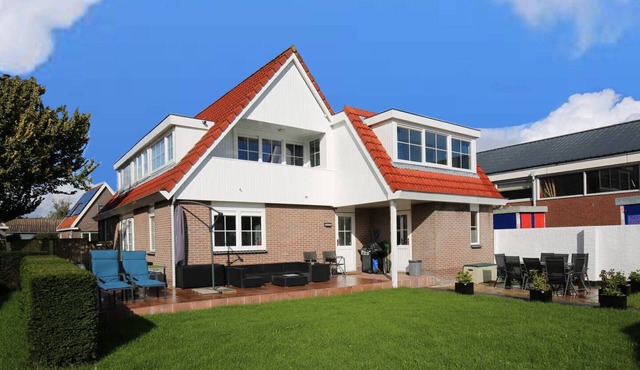 Casa Grande - An amazing house 1 km from Amsterdam in Landsmeer