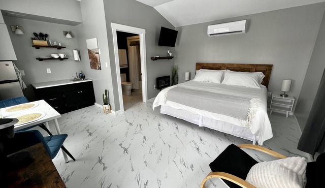Chapel Suites - King Suite in Souris