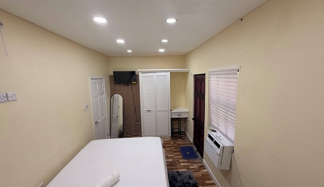 Charming 1-bedroom apartment in pleasant Saint George's with AC