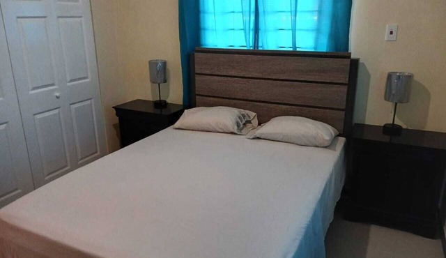Charming 2-bedroom house with AC, WiFi in marvelous Montego Bay