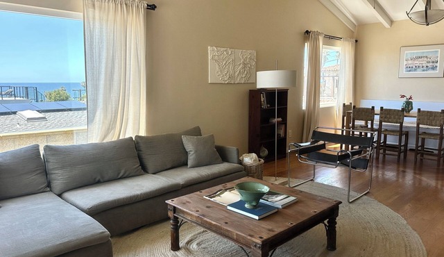 Charming 3-bedroom house with ocean views centrally located in San Diego. in San Diego