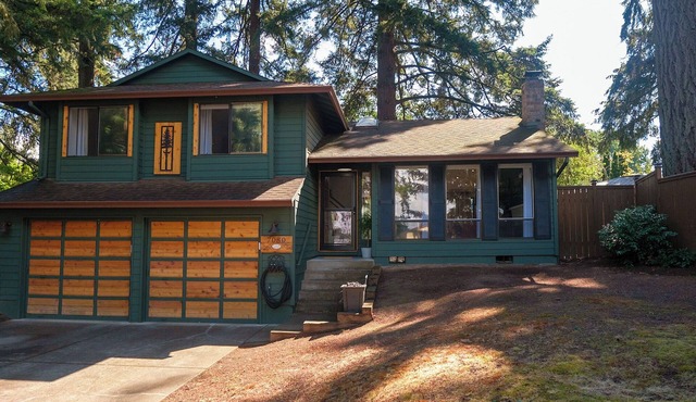 Charming 4-bedroom family home in Beaverton with AC, fitness room, WiFi in Beaverton