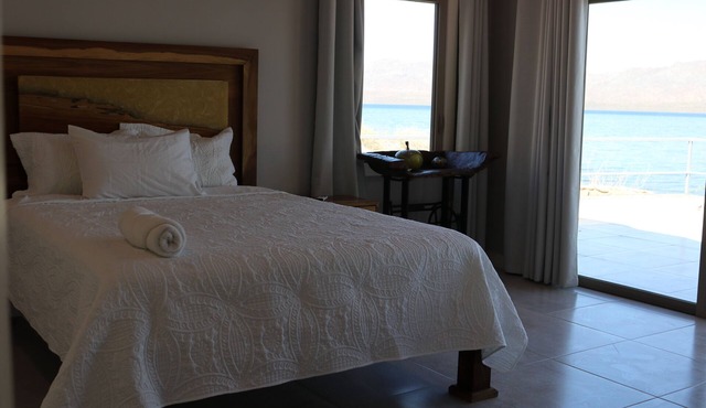 Charming 4-bedroom front beach solar house boat with A/C, in awesome Mulege BCS. in BCS