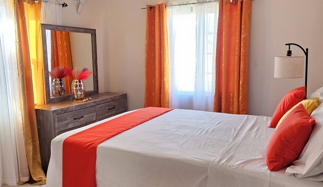 Chillax Portmore. Centrally located, beaches and restaurants close by.