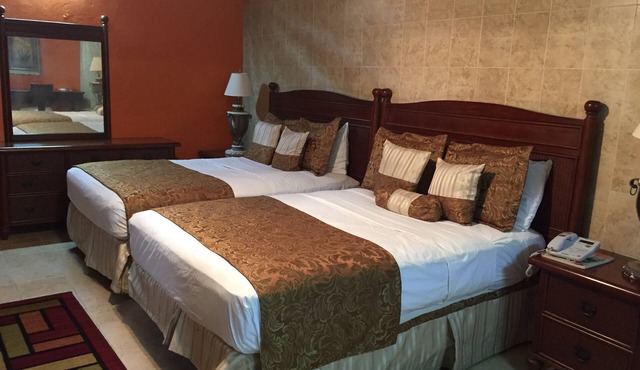 Cobblestone Inn