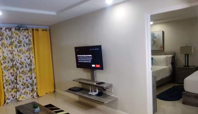 Cozy 1-bedroom Bayfront Apartment in Portmore with Private Balcony