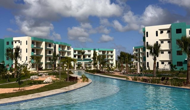 Cozy 2BR Apartment | Pool & Gated Community