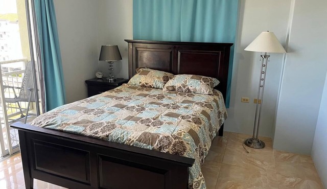 Cozy apartment in lovely Kingston 5 with WiFi, AC