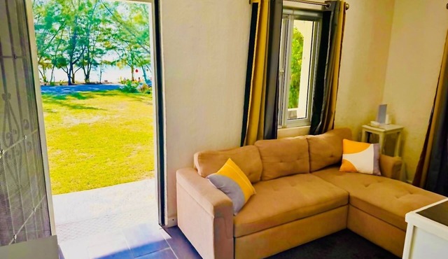 Cozy, comfortable 1-bedroom apartment in charming Eleuthera near to the beach.