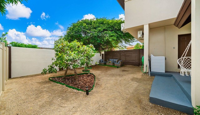 Cozy One Bedroom Air conditioned Apartment