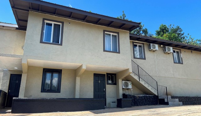 Cozy studio with 2 queen size bed in serene Kingston with AC