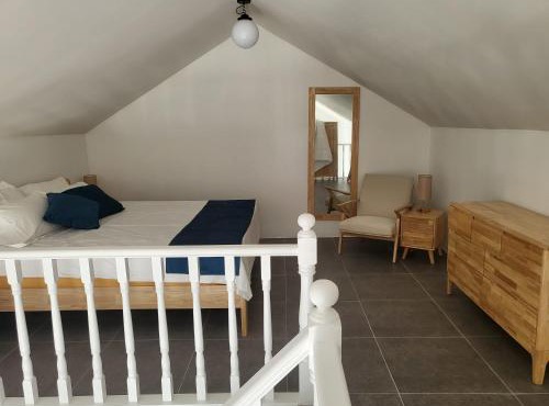 Crawlbay Suites Hotel