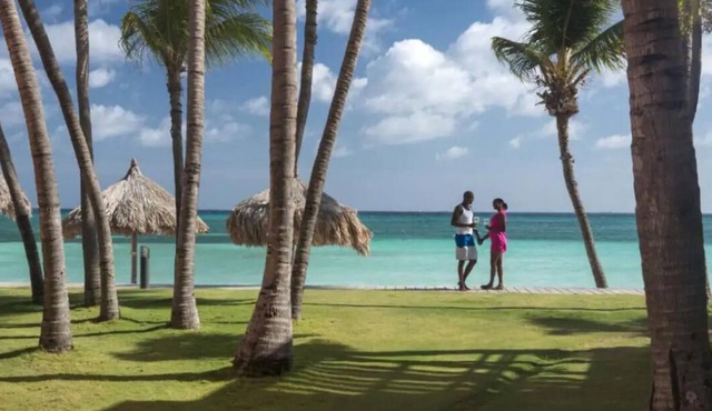 Divi Dutch Village ~ Pools ~ Beach Access ~ Onsite Dinning
