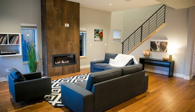 Downtown Mountain Views Craftsman Stunner 5 bd/4b in Fort Collins