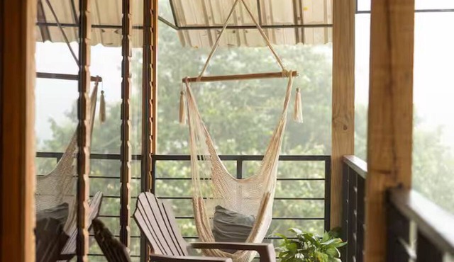 Eco Escape | River Jacuzzi with Nature View | Casa Loma