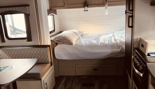 Eco Friendly fully loaded trailers in the mountains! Your ultimate camping stay! in Jamul