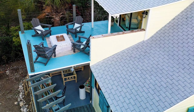 EDEN Historical home, restored with all modern amenities, 2 minute walk to beach