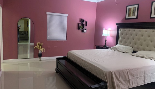 Elegant 3BR Modern Townhouse/Secure Gated Community in prime Kingston location