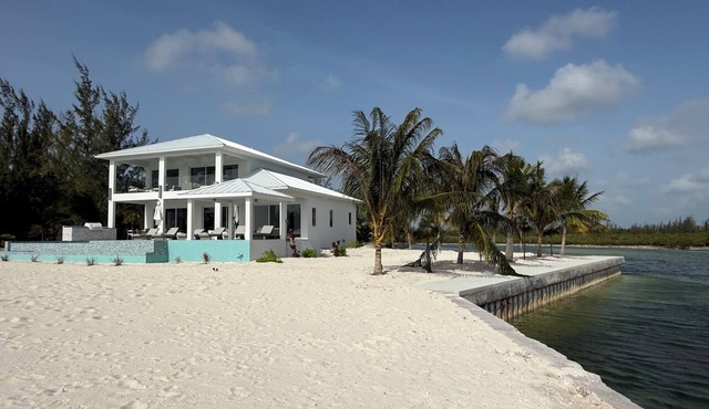 Enchanting Luxury Beachfront Villa Stillwater in Sandy Point views of Parrot Cay
