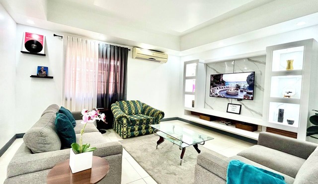 Enzo’s Suite Escape | Stylish 1BR in Liguanea