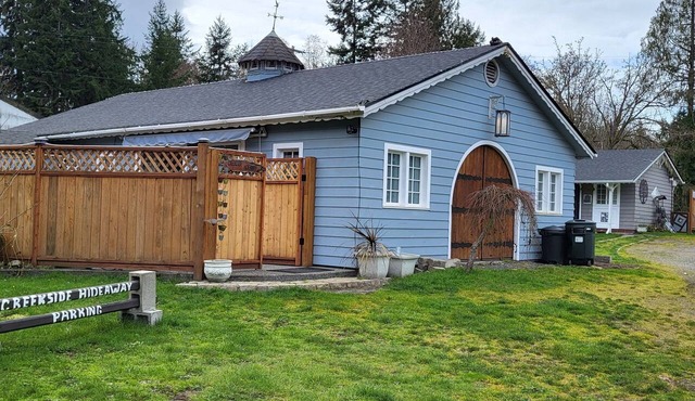 Escape to the Creekside Hideaway