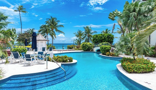 Exclusive beachfront one bedroom apartment - Schooner Bay 109