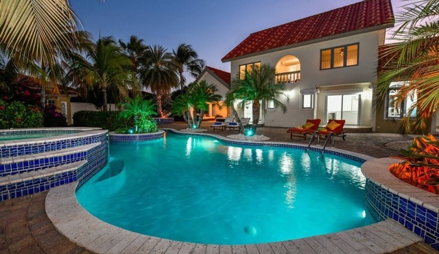 Executive 4BR Villa minutes away from Eagle Beach