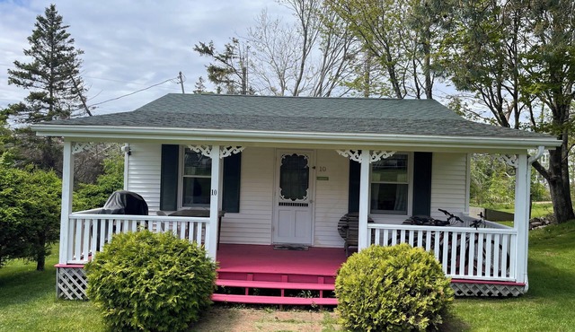 Executive Two-Bedroom Cottage (Cottage 10) in Stanhope