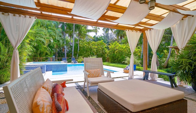 Fantanstic Harmony Beach Villa in El Portillo