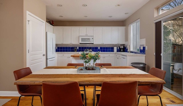 Fantastic Suburban Escape w/Patio and Green Space Beyond, Close to Intel and Nike, Short Walk 2 MAX in Beaverton