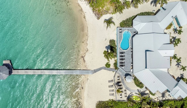 Far Tortuga: 20 Adults Single Level Beach Villa w/Heated Pool and Private Dock