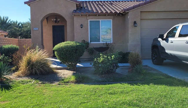Festival house with Pool just blocks away from Coachella Fest and Stagecoach in Coachella