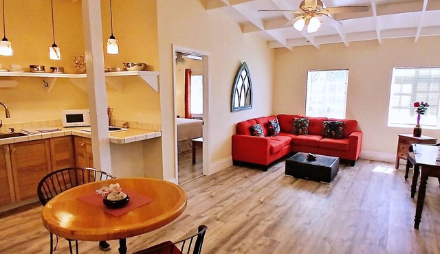 Few steps from the ocean, Two bedrooms apartment-CORAL GARDENS-Grand Turk Island
