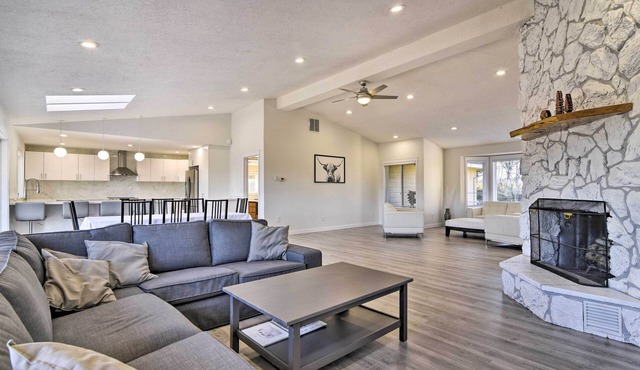 Fully Remodeled Hillsboro Home w/Home Theater! in Hillsboro