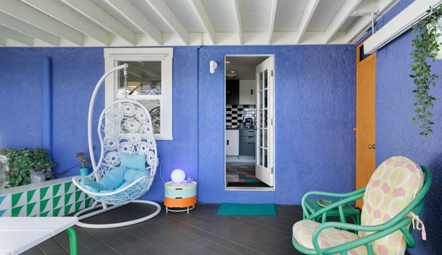 Fun Pop-Art Pad in Silver Lake, Huge Balcony with Park View in Los Angeles