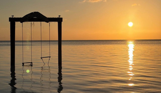 Golden Hour: Sunset views, beach access, and park picnics in perfect proximity.