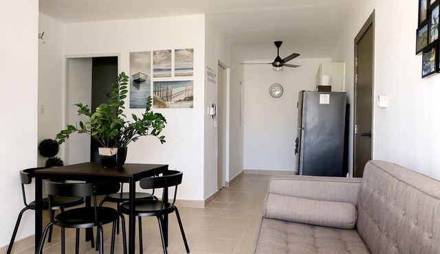 Great 2-bedrooms Apt. Near the Airport and Beach !