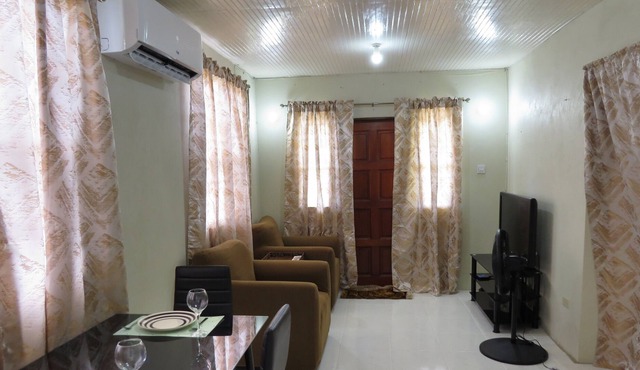 Great Location near Beaches, Restaurants, Stores & Bus Routes in Bridgetown