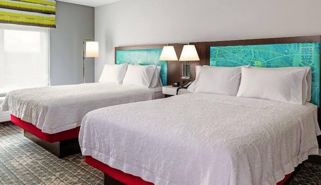 Great Relaxing Overnight Stay! 2 Family-friendly Units, Pool, Free Parking in Tigard