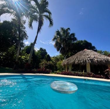 Guesthouse in tropical villa with gorgeous garden