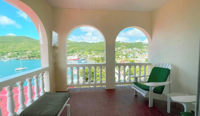 Harbourview Apartments – Where Breathtaking Views Meet Island Comfort.